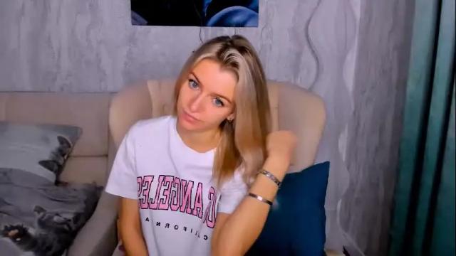 Image 6 of stellamoorre Stream on Chaturbate on 1 month ago