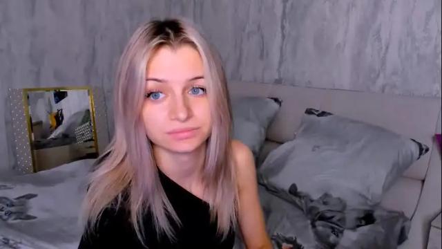 Image 12 of stellamoorre Stream on Chaturbate on 1 month ago