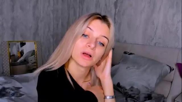 Image 4 of stellamoorre Stream on Chaturbate on 1 month ago