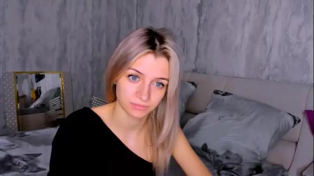 Image 8 of stellamoorre Stream on Chaturbate on 1 month ago
