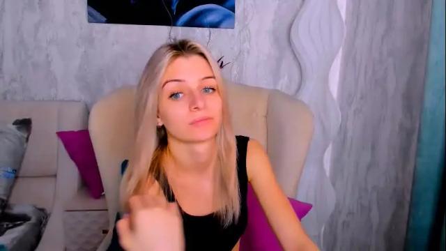 Image 2 of stellamoorre Stream on Chaturbate on 1 month ago