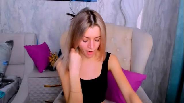Image 8 of stellamoorre Stream on Chaturbate on 1 month ago