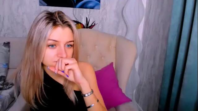 Image 10 of stellamoorre Stream on Chaturbate on 29 days ago