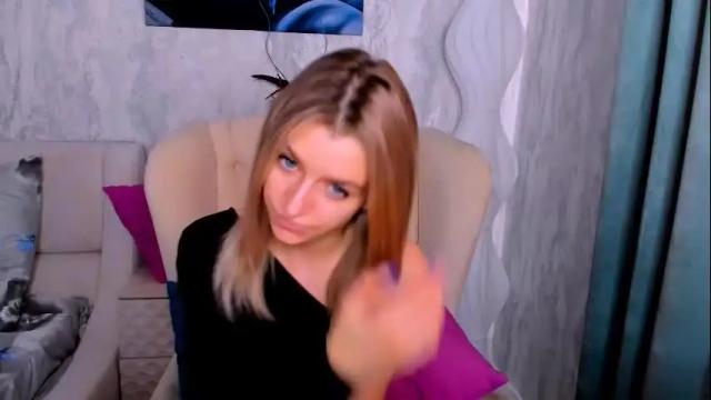 Image 4 of stellamoorre Stream on Chaturbate on 29 days ago