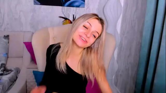 Image 7 of stellamoorre Stream on Chaturbate on 29 days ago