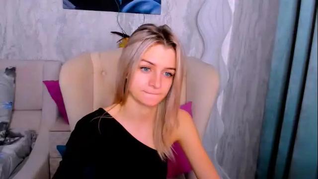 Image 8 of stellamoorre Stream on Chaturbate on 29 days ago