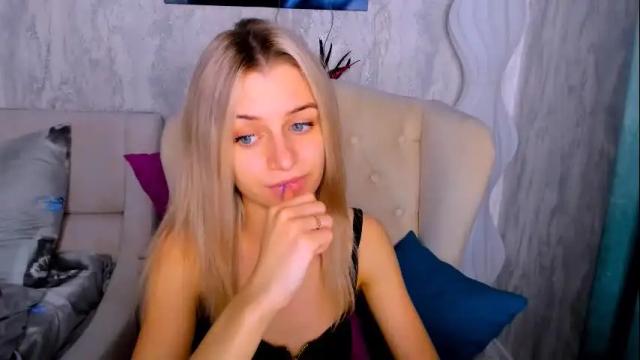 Image 10 of stellamoorre Stream on Chaturbate on 28 days ago
