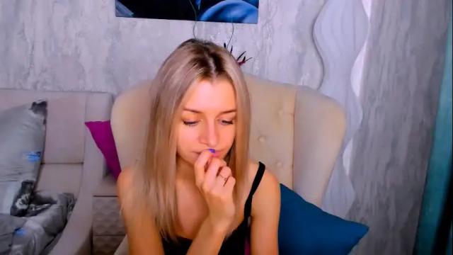 Image 12 of stellamoorre Stream on Chaturbate on 28 days ago