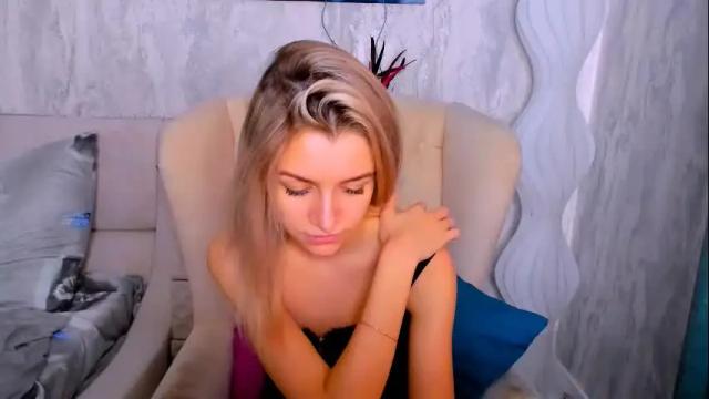 Image 2 of stellamoorre Stream on Chaturbate on 28 days ago