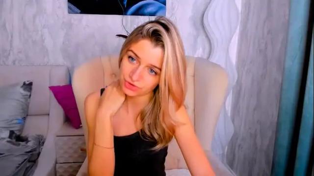 Image 7 of stellamoorre Stream on Chaturbate on 24 days ago