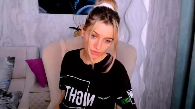 Image 7 of stellamoorre Stream on Chaturbate on 22 days ago