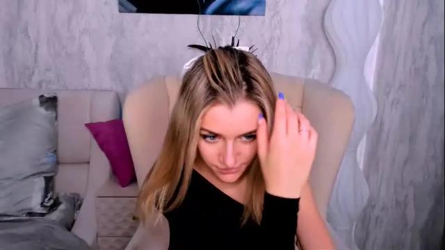 Image 11 of stellamoorre Stream on Chaturbate on 19 days ago