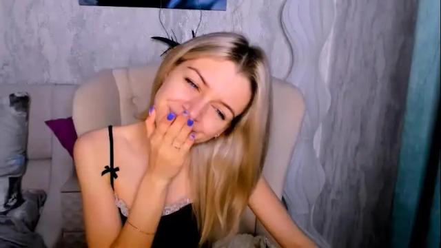 Image 2 of stellamoorre Stream on Chaturbate on 16 days ago