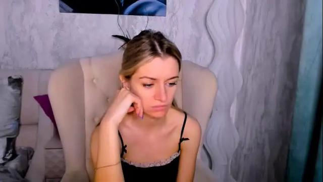 Image 7 of stellamoorre Stream on Chaturbate on 16 days ago
