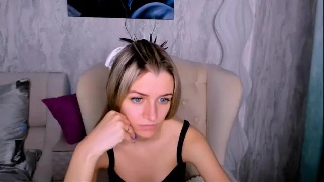 Image 12 of stellamoorre Stream on Chaturbate on 15 days ago