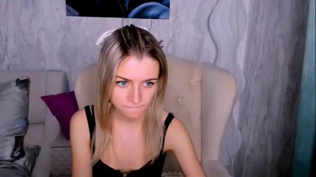 Image 3 of stellamoorre Stream on Chaturbate on 15 days ago