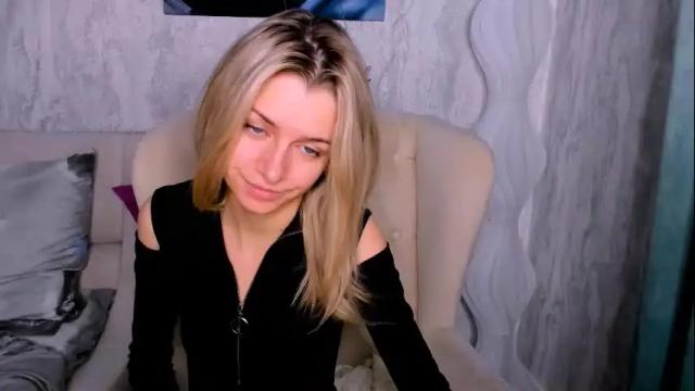 Image 7 of stellamoorre Stream on Chaturbate on 13 days ago