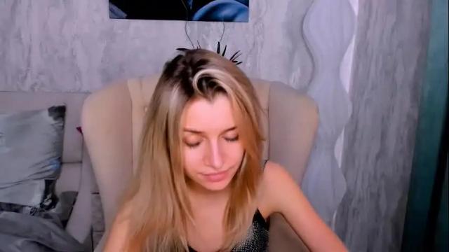 Image 11 of stellamoorre Stream on Chaturbate on 12 days ago