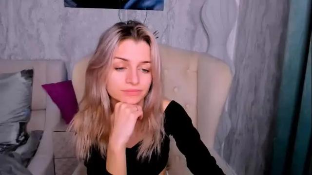 Image 3 of stellamoorre Stream on Chaturbate on 10 days ago