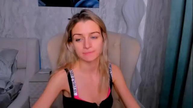 Image 4 of stellamoorre Stream on Chaturbate on 3 days ago