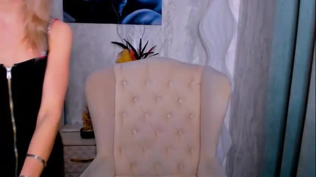 Image 8 of stellamoorre Stream on Chaturbate on 3 days ago