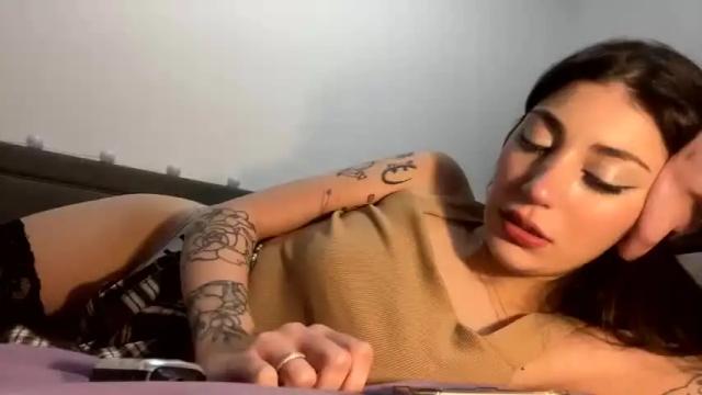 Image 4 of step__siblings Stream on Chaturbate on 17 months ago