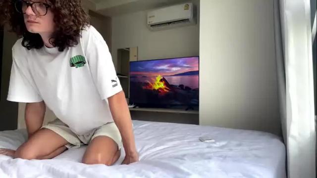 Image 3 of step__siblings Stream on Chaturbate on 14 days ago