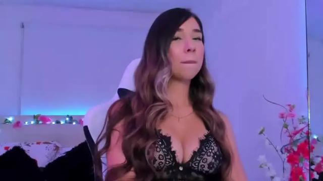 Image 6 of stephania_reyes Stream on Chaturbate on 16 months ago