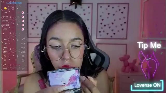 Image 2 of stephania_t Stream on Chaturbate on 4 days ago