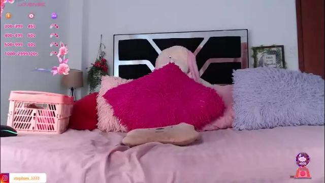 Image 4 of stephanie_golden Stream on Chaturbate on 2 months ago