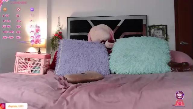 Image 11 of stephanie_golden Stream on Chaturbate on 1 month ago