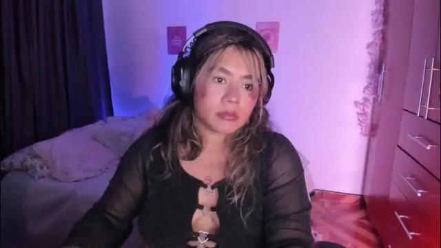 Image 4 of stephanifox Stream on Chaturbate on 2 months ago