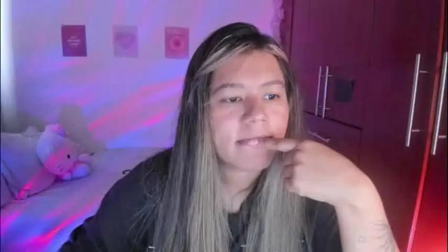 Image 4 of stephanifox Stream on Chaturbate on 1 month ago