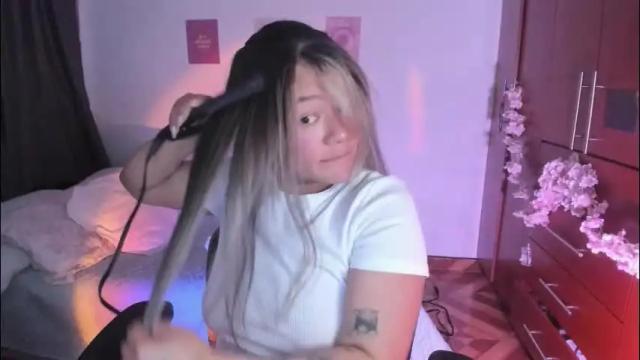 Image 7 of stephanifox Stream on Chaturbate on 24 days ago