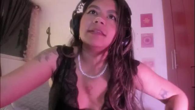 Image 3 of stephanifox Stream on Chaturbate on 28 days ago