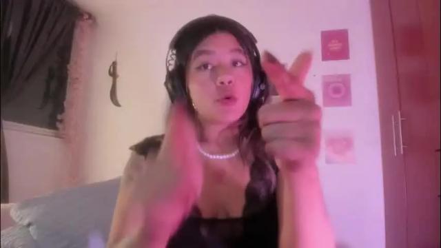 Image 7 of stephanifox Stream on Chaturbate on 28 days ago