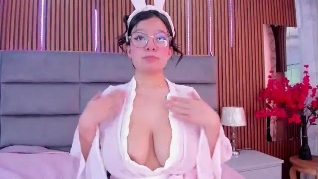 Image 12 of stephannyadams Stream on Chaturbate on 5 days ago
