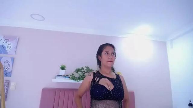 Image 11 of stephany_milf_ Stream on Chaturbate on 19 months ago