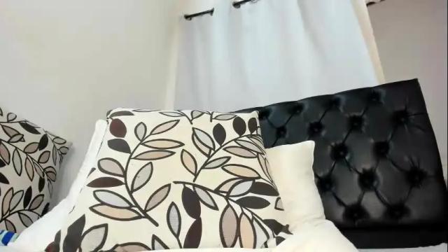 Image 11 of stephie01 Stream on Chaturbate on 2 months ago
