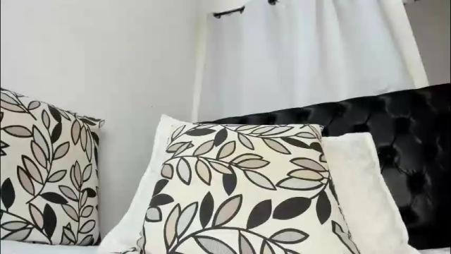 Image 10 of stephie01 Stream on Chaturbate on 26 days ago