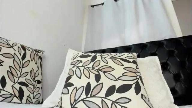 Image 7 of stephie01 Stream on Chaturbate on 26 days ago