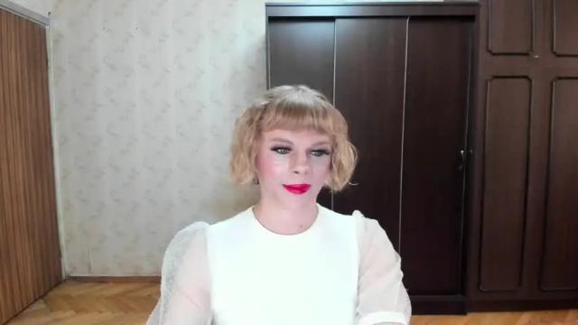 Image 10 of stesnyashkaalice Stream on Chaturbate on 13 months ago