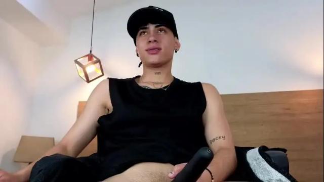 Image 6 of stivenbenet1 Stream on Chaturbate on 2 days ago