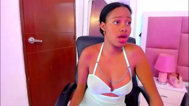 Image 12 of stormihills Stream on Chaturbate on 3 months ago