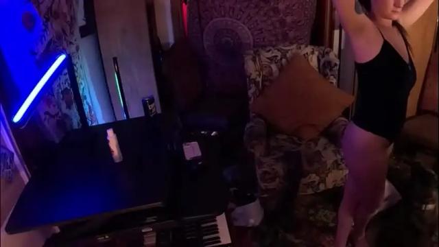 Image 10 of straightishd Stream on Chaturbate on 1 month ago