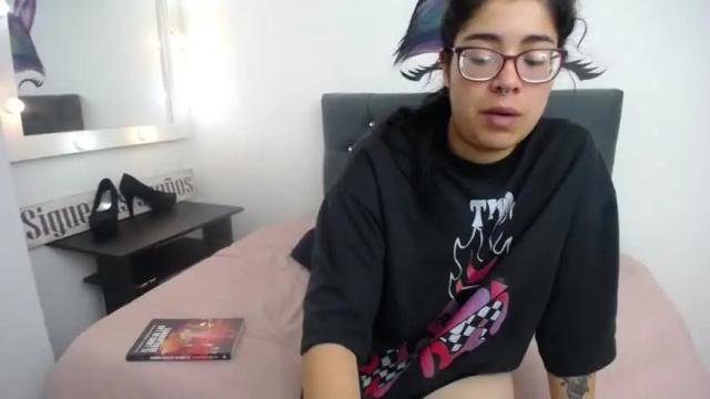 Image 3 of stranger_val Stream on Chaturbate on 15 months ago