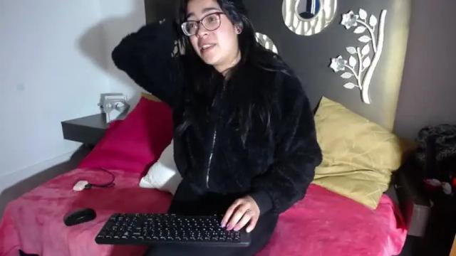 Image 7 of stranger_val Stream on Chaturbate on 14 months ago
