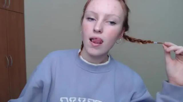 Image 4 of strawberry_ry Stream on Chaturbate on 19 months ago