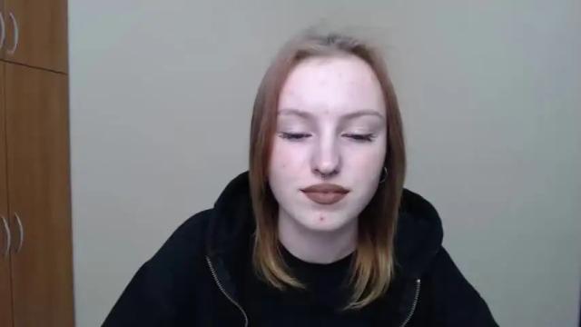 Image 3 of strawberry_ry Stream on Chaturbate on 19 months ago