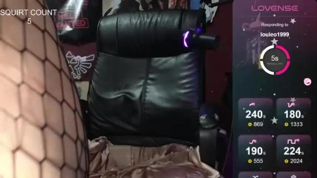 Image 8 of strawberryalyce Stream on Chaturbate on 12 months ago
